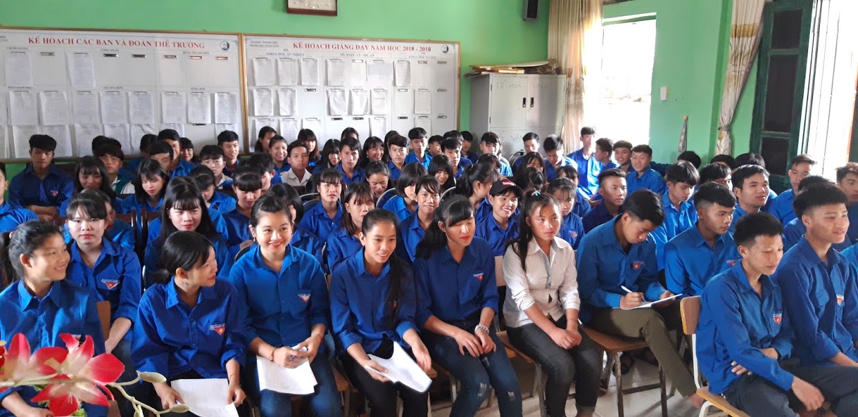 HOẠT ĐỘNG KỶ NIỆM NGÀY THÀNH LẬP QĐNDVN, NGÀY HQPTD 22/12/2018 CỦA ĐOÀN TRƯỜNG THPT MƯỜNG LUÂN