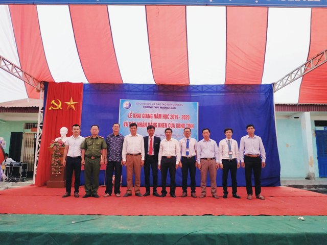 TRƯỜNG THPT MƯỜNG LUÂN NÁO NỨC NGÀY KHAI TRƯỜNG